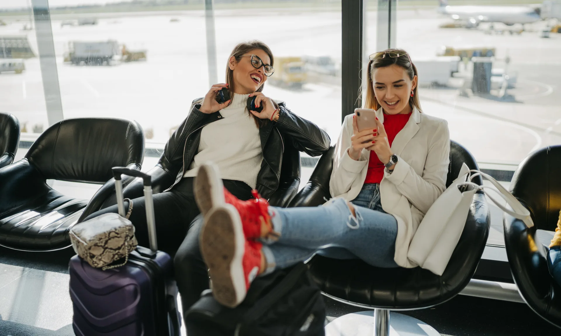 Alaska Airlines Launches $395 Premium Card, New Atmos Loyalty Program
